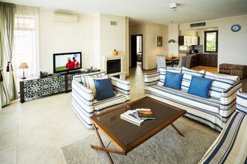Фото номера Суперлюкс с 3 спальнями - Со стороны холмов Курортные отели Thracian Cliffs Golf &amp; Beach Resort г. Каварна 2