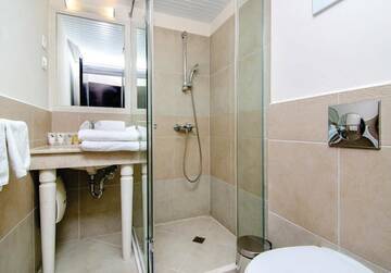Фото номера Семейный люкс Курортные отели Thracian Cliffs Golf &amp; Beach Resort г. Каварна 3
