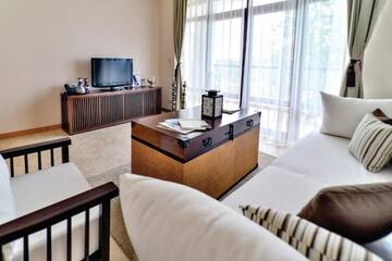 Фото номера Суперлюкс с 1 спальней — Со стороны холма Курортные отели Thracian Cliffs Golf &amp; Beach Resort г. Каварна 3