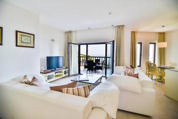 Фото номера Семейный люкс с 1 спальней - «Марина» Курортные отели Thracian Cliffs Golf &amp; Beach Resort г. Каварна 3