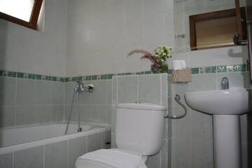 Фото номера Двухместный номер с 1 кроватью или 2 отдельными кроватями и балконом Отель Sunshine Pearl Hotel г. Каварна 5
